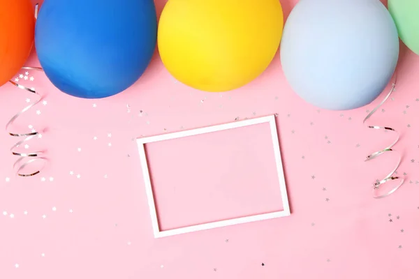 Balloons Confetti White Frame Ribbons Colored Background Top View — Stock Photo, Image