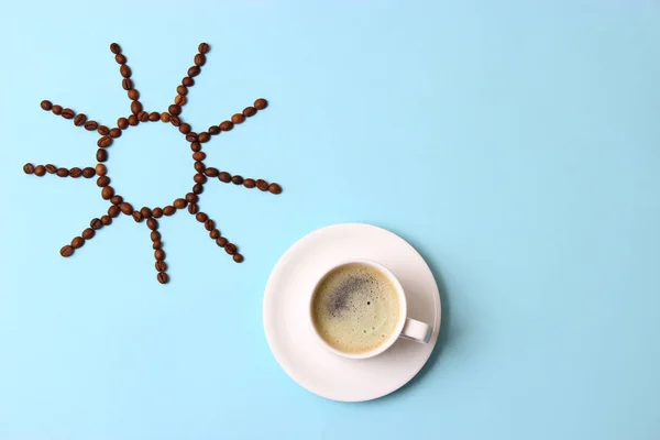 Ahşap Arka Planda Bir Fincan Kahve — Stok fotoğraf