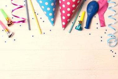 Renk arkaplanı üzerine doğum günü arkaplanı.