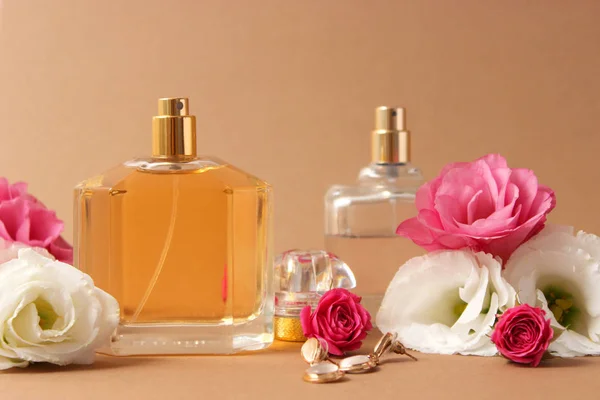 Perfume Flowers Colored Background — Stock Photo, Image