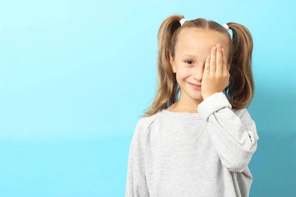 Little Cute Cheerful Girl Passes Eye Test Office Ophthalmologist — Stock Photo, Image