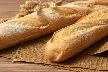 Masada taze pişmiş ekmek..