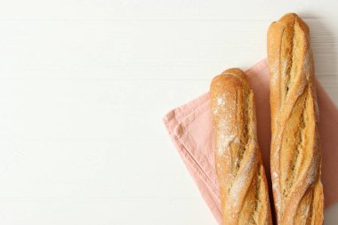 Masada taze pişmiş ekmek..