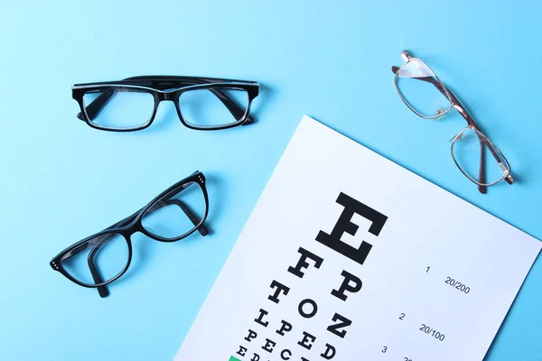 Uma Mesa Para Verificar Visão Óculos Lentes Para Corrigir Visão — Fotografia de Stock