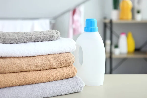 Toalhas Limpas Detergentes Para Roupa Lavandaria — Fotografia de Stock