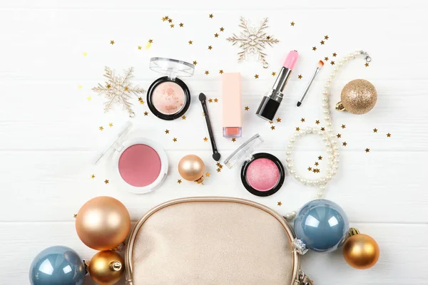 Belle Composition Avec Décor Noël Des Cosmétiques Maquillage Sur Fond — Photo