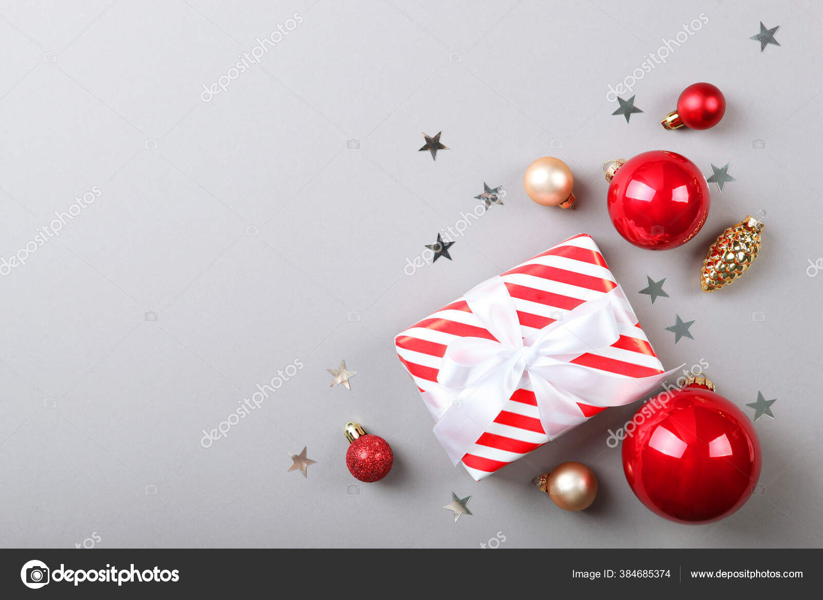 https://st4.depositphotos.com/17369252/38468/i/1600/depositphotos_384685374-stock-photo-christmas-new-year-accessories-top.jpg
