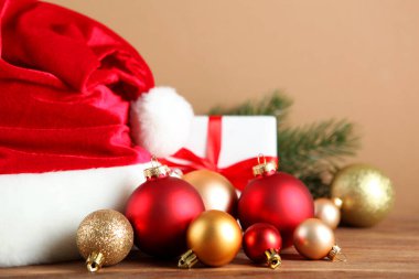Noel arkaplanı şenliği. Renkli arkaplan görünümlü bir Noel dekoru, metin eklenecek yer