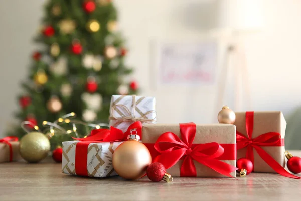Conjunto Caixas Presente Lindamente Embrulhadas Decoração Natal Presentes Natal Férias — Fotografia de Stock