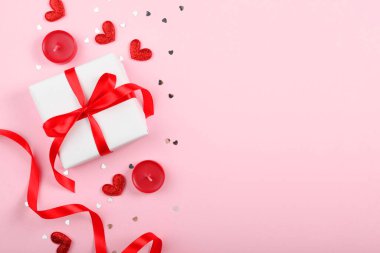 Metin eklenecek yer ile Sevgililer Günü arkaplanı