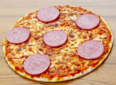 Miras Sosis Pasta Domates Parmesan Pizza.