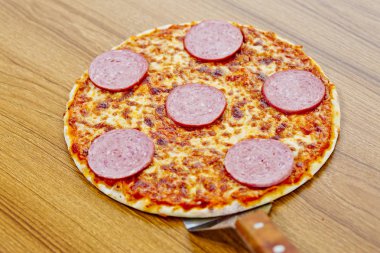 Miras Sosis Pasta Domates Parmesan Pizza.