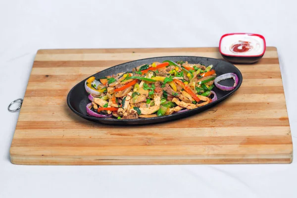 Chicken Mushroom Capsicum Stir Fry Recipe Served Sizzling Plate Chicken — Stock Photo, Image