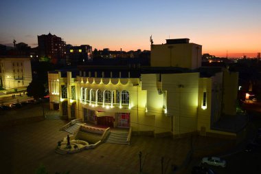 MAKHACHKALA, DAGESTAN REPUBLIC, RUSSIA - 20 Haziran 2018: Kumyk Music and Drama Theater 'ın A.P. Salavatova, Kafkaslar                               