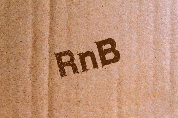 Rnb Cartone Cartone Con Lettere Marroni — Foto Stock