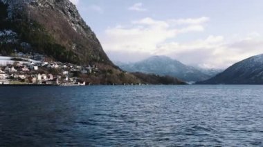 Fiyort kar dağlar, Norveç