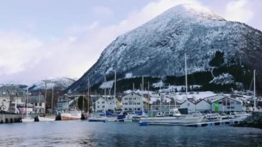 Volda liman ile kış ve Rotsethornet
