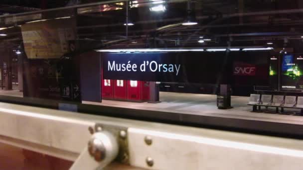 Musée Orsay Tren Istasyonu Işareti Paris — Stok video