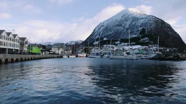 Volda Winter Mit Hafen Und Rotdorn — Stockvideo