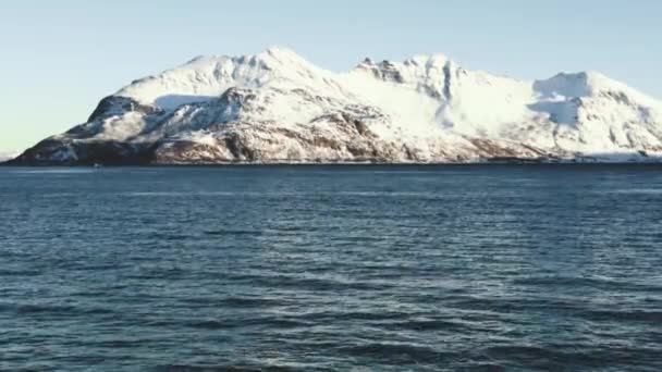 Montagne Innevate Con Fiordo Vicino Tromso Norvegia — Video Stock