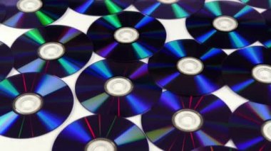Mavi CD / DVD / Bluerays beyaz bir arka plan üzerinde izole