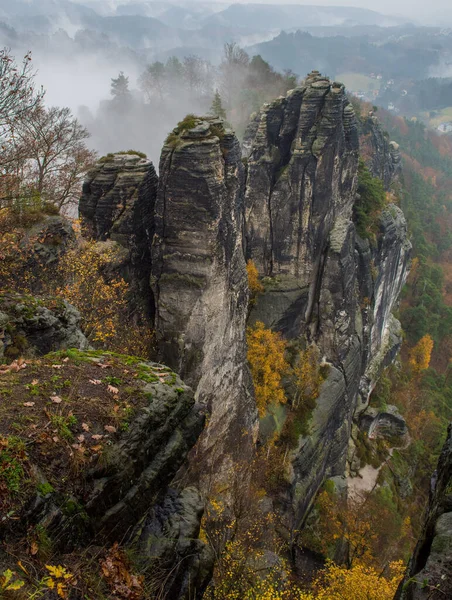 ドイツのドレスデン近郊の砂岩の山 — ストック写真