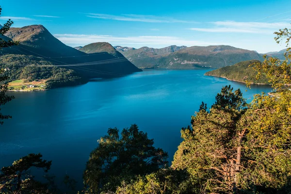 Fiordo con montagne, Norvegia — Foto Stock