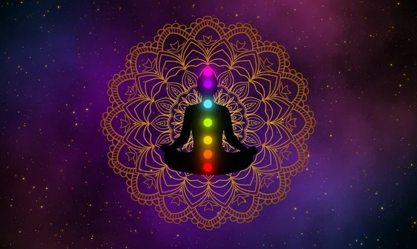 Silhouette Eines Meditationsmenschen Mit Sieben Chakren Leuchtet Auf Goldenem Mandala — Stockfoto
