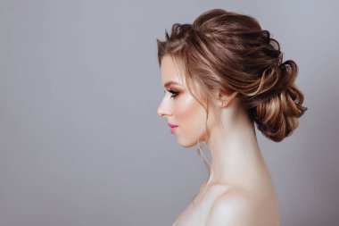 Güzel model stüdyo yakın çekim yüz güzel poz moda