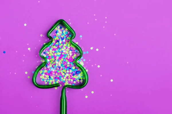 Árbol Navidad Hecho Confeti Colorido Navidad Invierno Concepto Año Nuevo — Foto de Stock