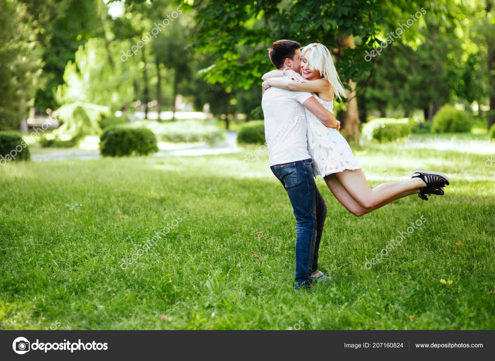Lovely Beautiful Couple Love Sitting Green Grass Romantic Love Story Stock Photo C Basarabmargo Gmail Com 207160824