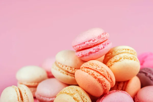 Sweet Macaroons Vintage Pastel Colored Tone Pink Background Copyspace — Stock Photo, Image