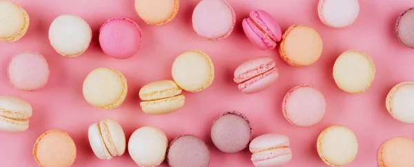 Top View Colorful Macaron Macaroon Pink Background Selective Focus Flat — Stock Photo, Image