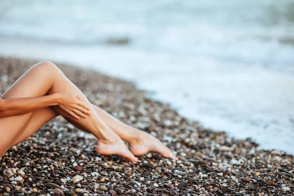 Női Gyönyörű Szexi Lábak Strandon Nyári Idő — Stock Fotó