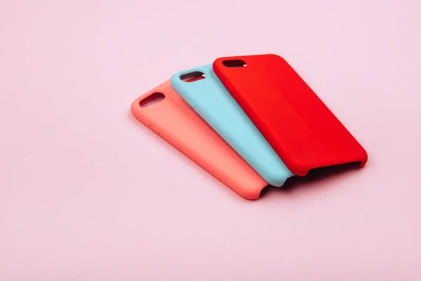 Conjunto Capas Plásticas Coloridas Para Smartphone Fundo Colorido — Fotografia de Stock