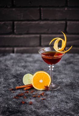 doğal meyveli kokteyl cam taş bir tablo