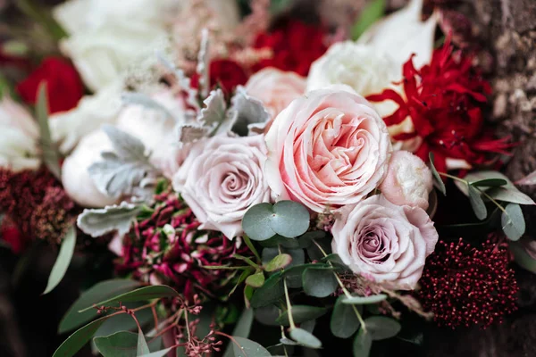 Svatební Květiny Svatební Kytice Dekorace Růží Pivoňky Dekorativních Rostlin Detailní — Stock fotografie