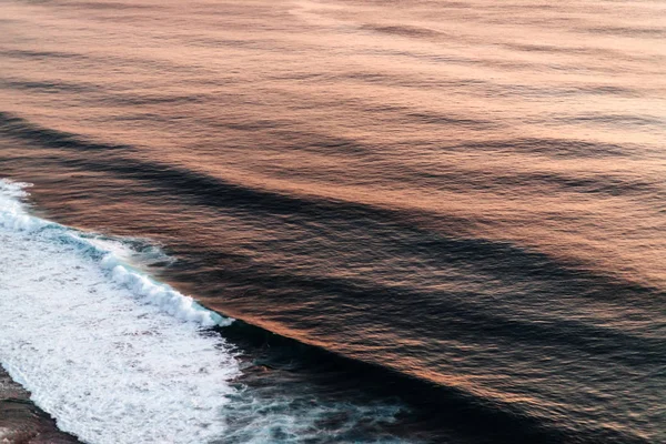 Waves in ocean Splashing Waves — Stock Photo, Image