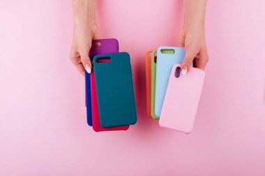 Güncel teknoloji. Çeşitli kişisel aksesuarların üst görünümü.