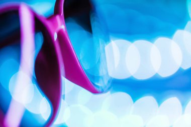 Renkli yansımalar ile izole güneş gözlüğü