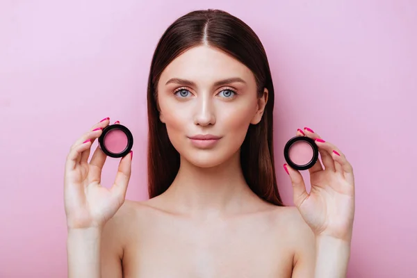 Close up of beautiful young woman's face with clean perfect skin with pink shadow, blush. — Stock Photo, Image