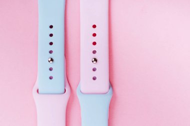 Kordonlu saat. Spor saatler için silikon kayış. Akıllı saatler için renkli bilezik.