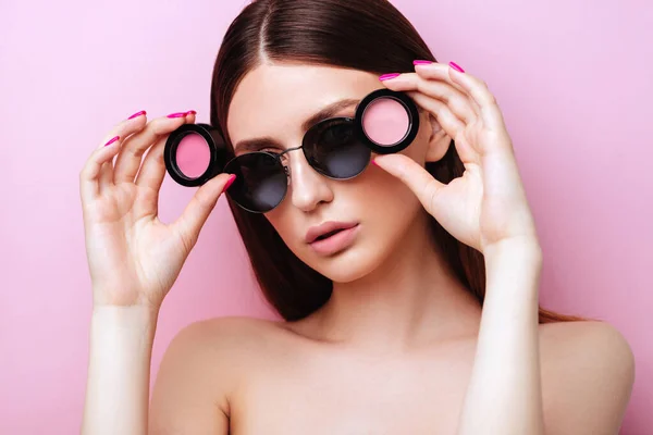 Close up of beautiful young woman's face with clean perfect skin — Stock Photo, Image