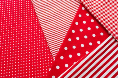 Kırmızı ve beyaz renklerde doğal bir kumaşın arkaplanı