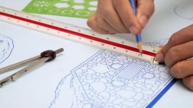 Peyzaj mimarı onay ölçeğini ayrıntılı arka bahçe ve havuz Tasarım planının.