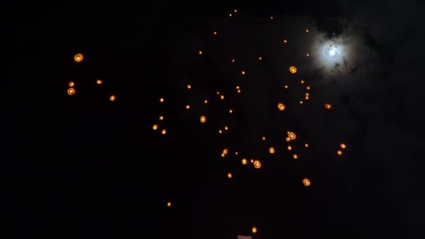 Floating Sky Lanterns Chiang Mai Thailand — Stock Video