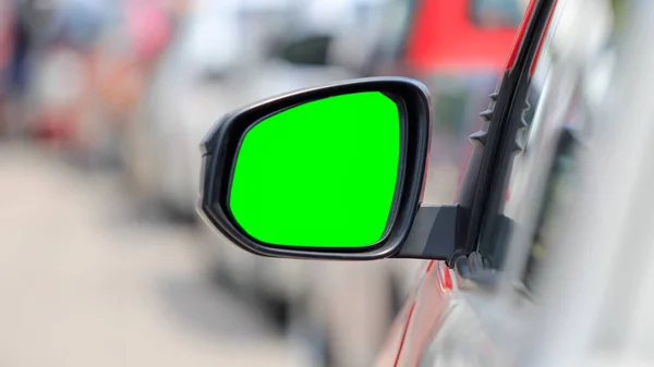 Зеленый Экран Вид Сбоку Зеркала Автомобиля Час Пик Трафика — стоковое фото