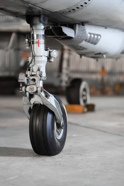 Front Landing Gear Aircraft Ground — Stock Photo, Image