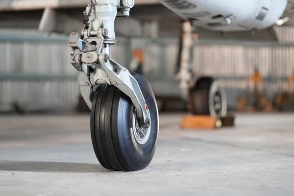 Front Landing Gear Aircraft Ground — Stock Photo, Image