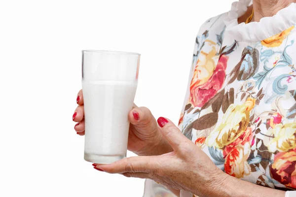 Senior Kvinna Som Håller Ett Glas Mjölk Isolerad Vit Bakgrund — Stockfoto